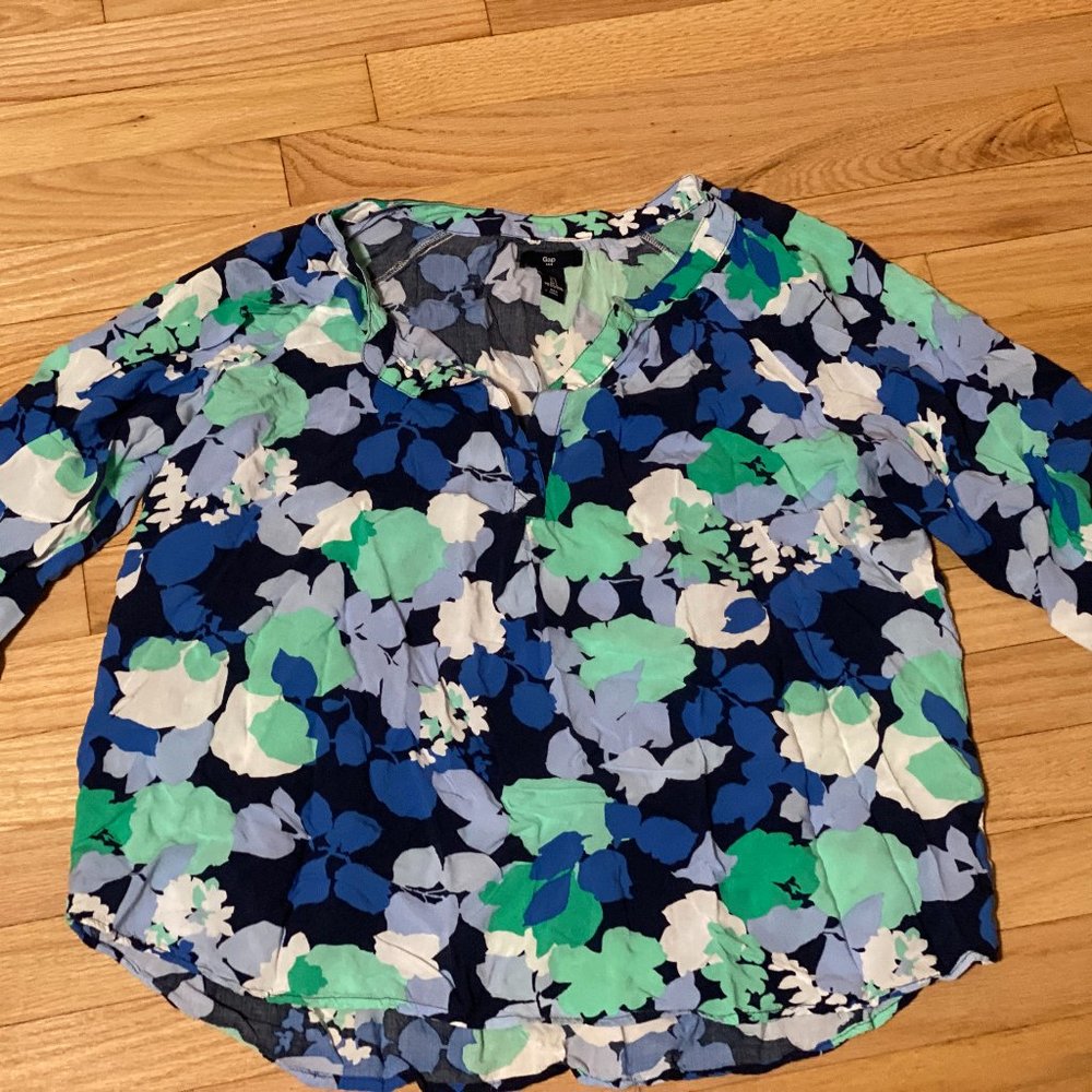 Gap women's size L floral blouse